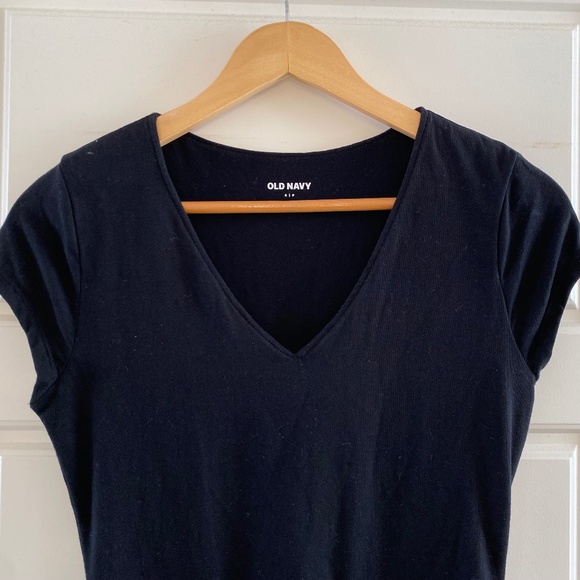 Old Navy Fitted Short-Sleeve V-Neck Bodysuit - Picture 2 of 6